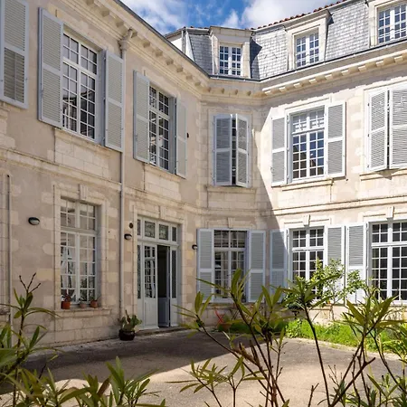 Zeina, 2 Pieces Confortables Et Raffinees, Wifi, Hypercentre La Rochelle (Charente-Maritime)