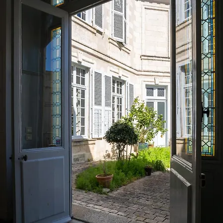 Zeina, 2 Pieces Confortables Et Raffinees, Wifi, Hypercentre * La Rochelle (Charente-Maritime)